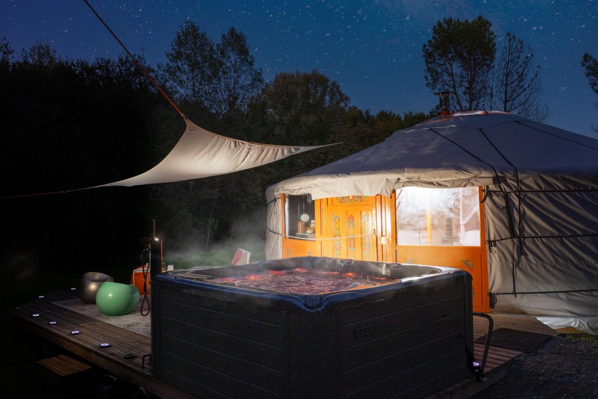 L Ost In Sensations -Hebergements Insolites Et Suites De Luxe Spa Sauna Piscine Foret Marcenais Exteriör bild
